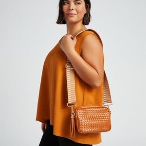 NWOT Woven Willow Camera Crossbody Bag in Brown